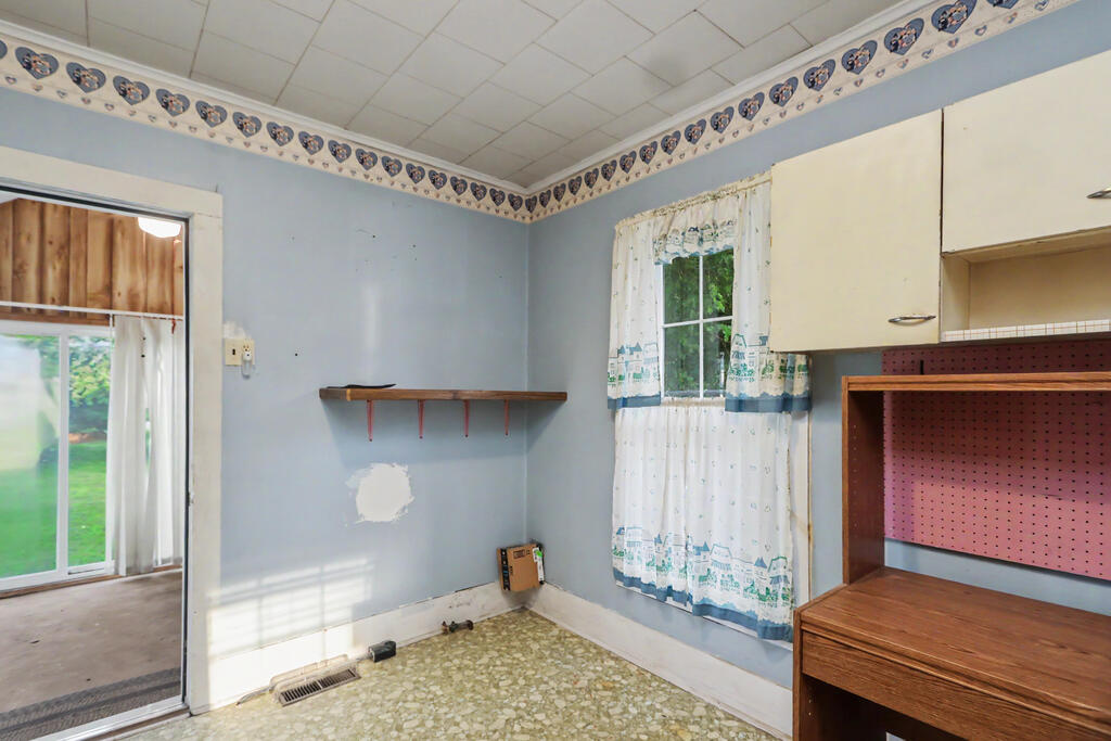 114 Enterprise Street, Edison, Ohio 43320, 3 Bedrooms Bedrooms, ,1 BathroomBathrooms,Residential,For Sale,Enterprise Street,20100799