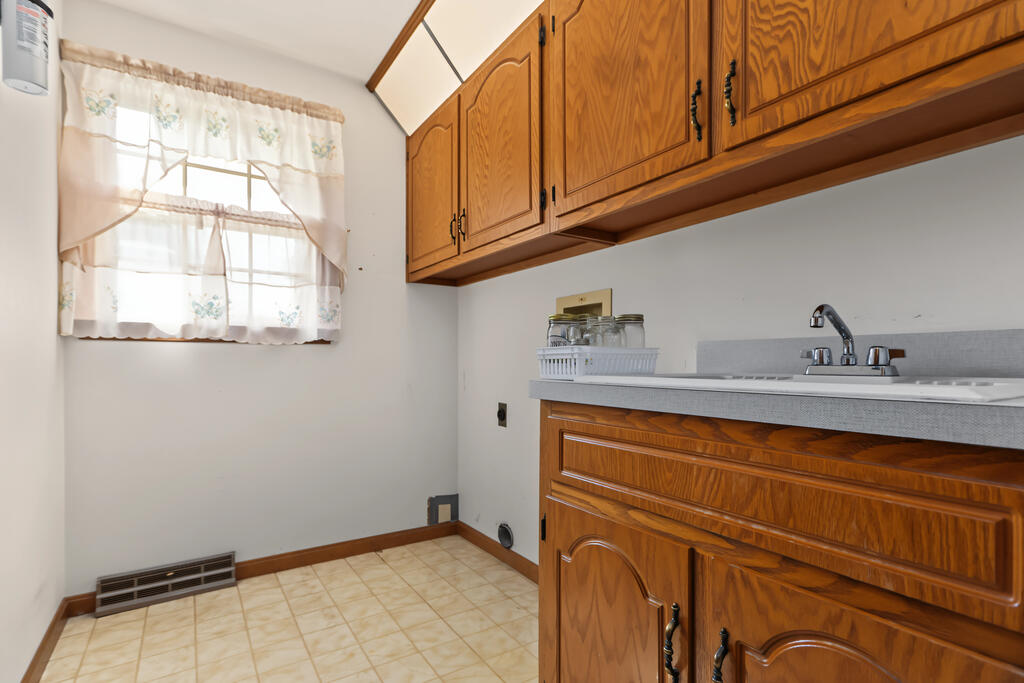 1457 Bellville-Johnsville Road, Bellville, Ohio 44813, 4 Bedrooms Bedrooms, ,2 BathroomsBathrooms,Residential,For Sale,Bellville-Johnsville Road,20100842 1457 Bellville-Johnsville Road, Bellville, Ohio 44813, 4 Bedrooms Bedrooms, ,2 BathroomsBathrooms,Residential,For Sale,Bellville-Johnsville Road,20100842