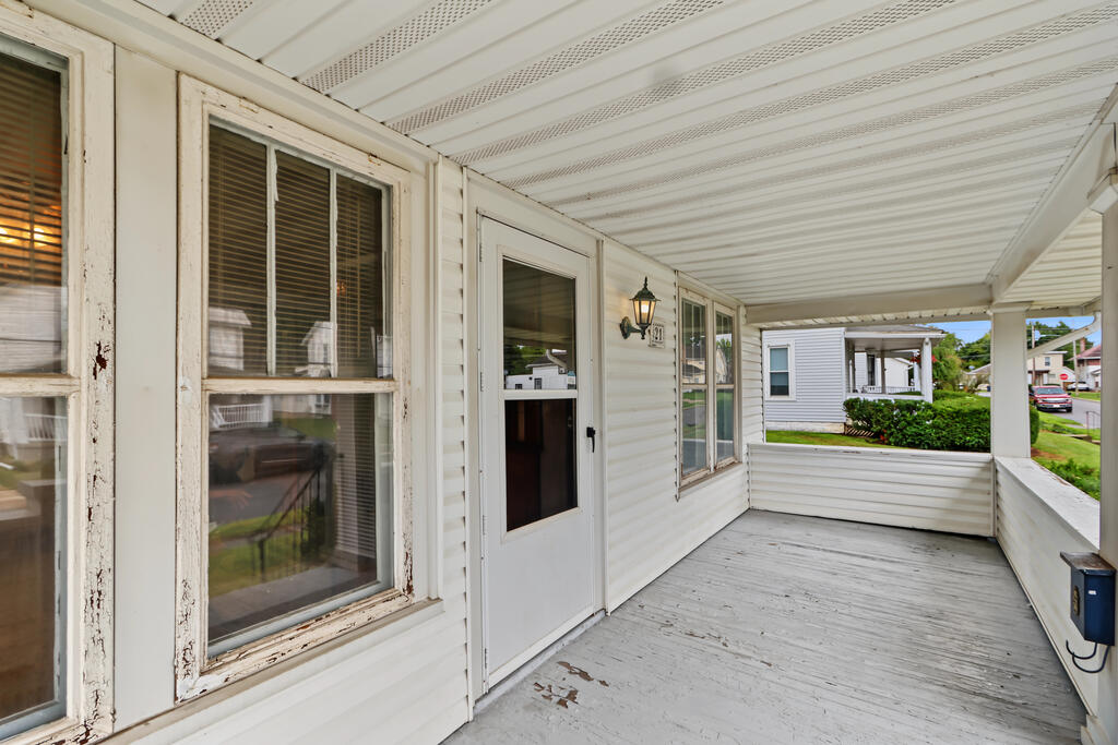 21 Third Street, Shelby, Ohio 44875, 4 Bedrooms Bedrooms, ,1 BathroomBathrooms,Residential,For Sale,Third Street,20100870 21 Third Street, Shelby, Ohio 44875, 4 Bedrooms Bedrooms, ,1 BathroomBathrooms,Residential,For Sale,Third Street,20100870