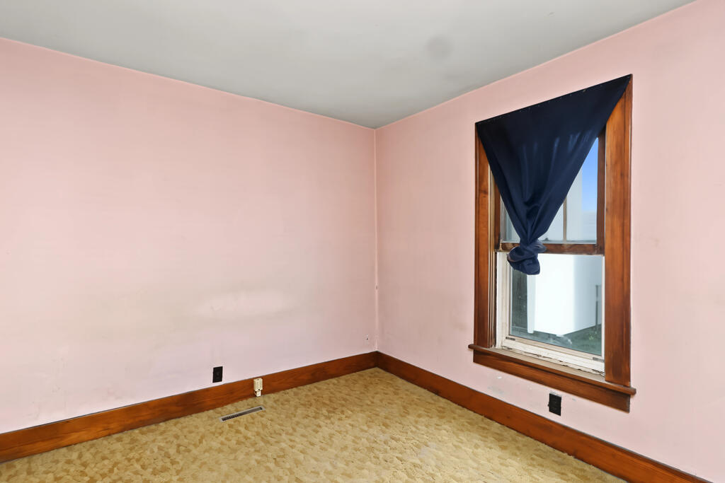 21 Third Street, Shelby, Ohio 44875, 4 Bedrooms Bedrooms, ,1 BathroomBathrooms,Residential,For Sale,Third Street,20100870 21 Third Street, Shelby, Ohio 44875, 4 Bedrooms Bedrooms, ,1 BathroomBathrooms,Residential,For Sale,Third Street,20100870