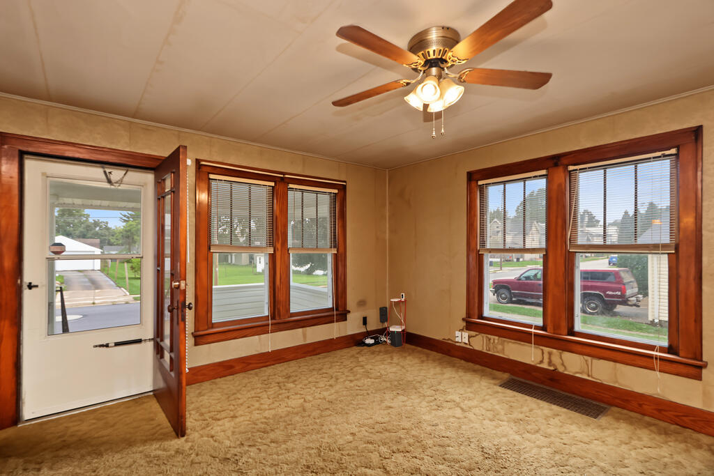 21 Third Street, Shelby, Ohio 44875, 4 Bedrooms Bedrooms, ,1 BathroomBathrooms,Residential,For Sale,Third Street,20100870 21 Third Street, Shelby, Ohio 44875, 4 Bedrooms Bedrooms, ,1 BathroomBathrooms,Residential,For Sale,Third Street,20100870