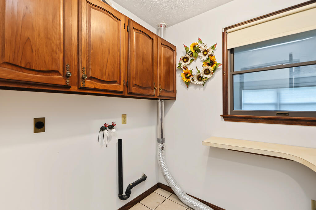 335 Westlawn Drive, Mansfield, Ohio 44906, 3 Bedrooms Bedrooms, ,2 BathroomsBathrooms,Residential,For Sale,Westlawn Drive,20100872 335 Westlawn Drive, Mansfield, Ohio 44906, 3 Bedrooms Bedrooms, ,2 BathroomsBathrooms,Residential,For Sale,Westlawn Drive,20100872