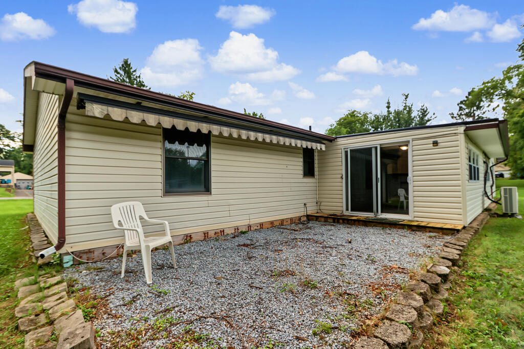 335 Westlawn Drive, Mansfield, Ohio 44906, 3 Bedrooms Bedrooms, ,2 BathroomsBathrooms,Residential,For Sale,Westlawn Drive,20100872 335 Westlawn Drive, Mansfield, Ohio 44906, 3 Bedrooms Bedrooms, ,2 BathroomsBathrooms,Residential,For Sale,Westlawn Drive,20100872