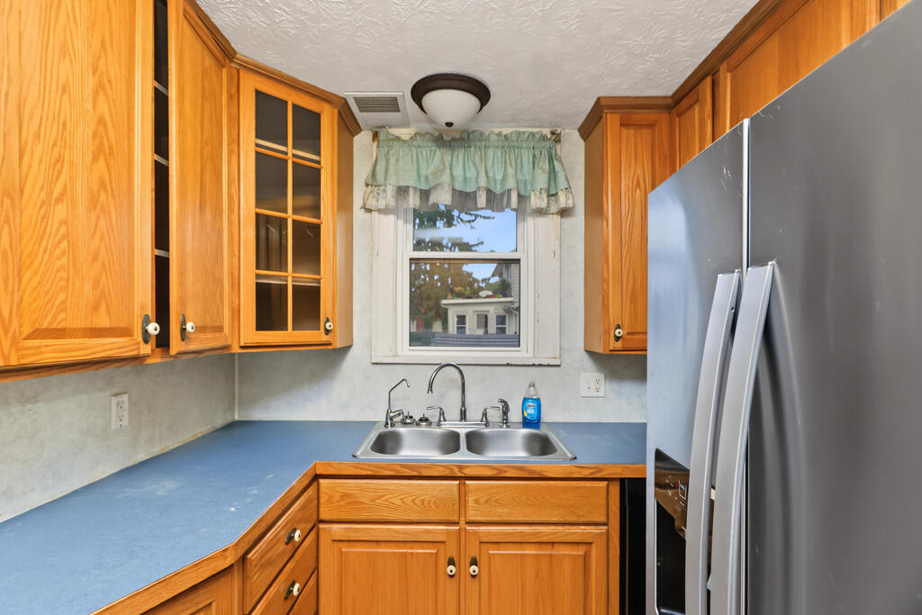 170 Westwood Avenue, Mansfield, Ohio 44906, 3 Bedrooms Bedrooms, ,1 BathroomBathrooms,Residential,For Sale,Westwood Avenue,20100911 170 Westwood Avenue, Mansfield, Ohio 44906, 3 Bedrooms Bedrooms, ,1 BathroomBathrooms,Residential,For Sale,Westwood Avenue,20100911