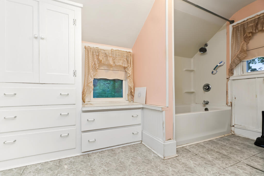 170 Westwood Avenue, Mansfield, Ohio 44906, 3 Bedrooms Bedrooms, ,1 BathroomBathrooms,Residential,For Sale,Westwood Avenue,20100911 170 Westwood Avenue, Mansfield, Ohio 44906, 3 Bedrooms Bedrooms, ,1 BathroomBathrooms,Residential,For Sale,Westwood Avenue,20100911