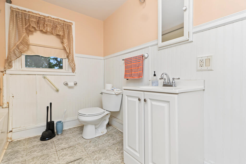 170 Westwood Avenue, Mansfield, Ohio 44906, 3 Bedrooms Bedrooms, ,1 BathroomBathrooms,Residential,For Sale,Westwood Avenue,20100911 170 Westwood Avenue, Mansfield, Ohio 44906, 3 Bedrooms Bedrooms, ,1 BathroomBathrooms,Residential,For Sale,Westwood Avenue,20100911