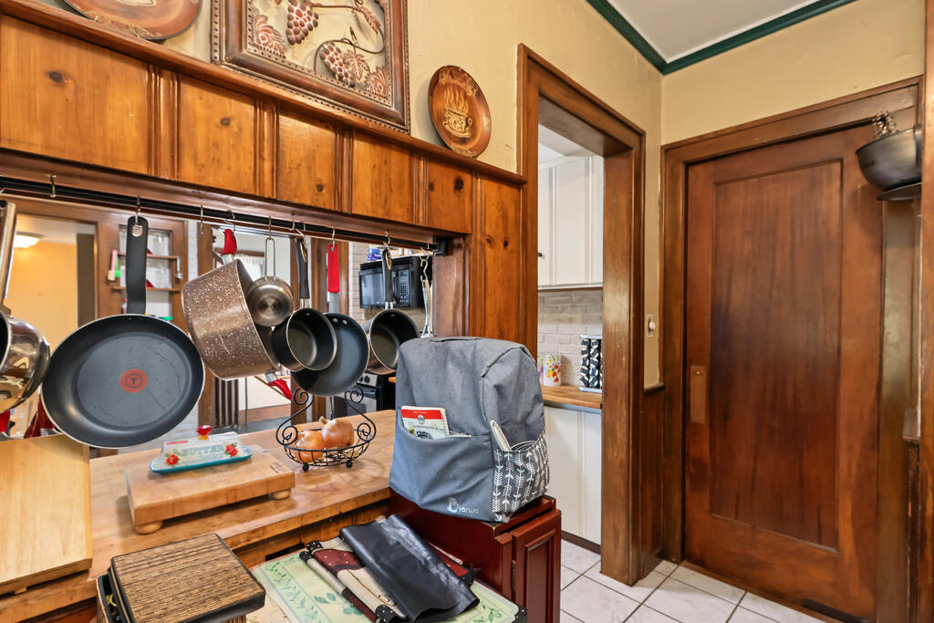 522 West Walnut Street, Ashland, Ohio 44805, 6 Bedroom Bedrooms, 0 ,2 BathroomBathrooms,Residential,For Sale,West Walnut Street,0,20101101 522 West Walnut Street, Ashland, Ohio 44805, 6 Bedroom Bedrooms, 0 ,2 BathroomBathrooms,Residential,For Sale,West Walnut Street,0,20101101