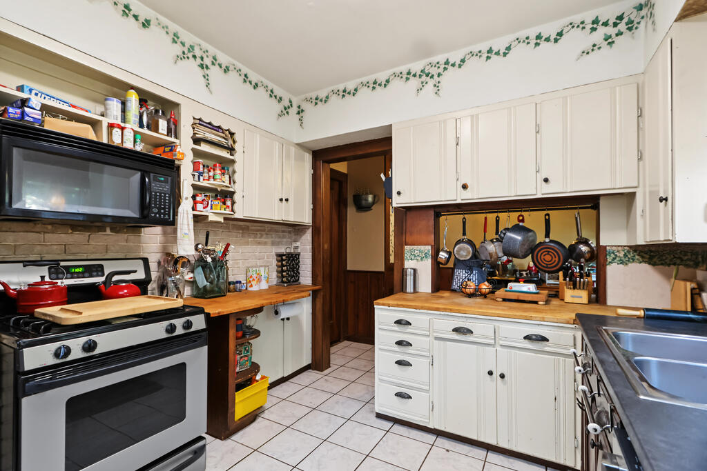 522 West Walnut Street, Ashland, Ohio 44805, 6 Bedroom Bedrooms, 0 ,2 BathroomBathrooms,Residential,For Sale,West Walnut Street,0,20101101 522 West Walnut Street, Ashland, Ohio 44805, 6 Bedroom Bedrooms, 0 ,2 BathroomBathrooms,Residential,For Sale,West Walnut Street,0,20101101