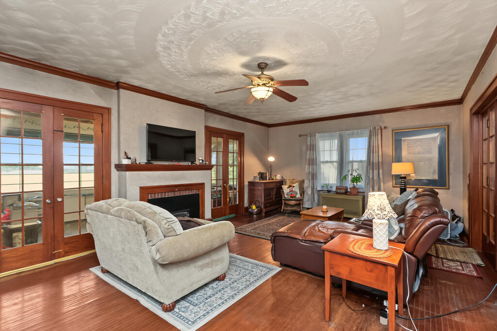 522 West Walnut Street, Ashland, Ohio 44805, 6 Bedroom Bedrooms, 0 ,2 BathroomBathrooms,Residential,For Sale,West Walnut Street,0,20101101 522 West Walnut Street, Ashland, Ohio 44805, 6 Bedroom Bedrooms, 0 ,2 BathroomBathrooms,Residential,For Sale,West Walnut Street,0,20101101