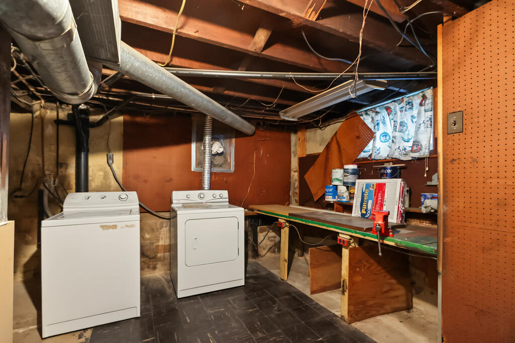 153 Reba Avenue, Mansfield, Ohio 44907, 3 Bedroom Bedrooms, 0 ,1 BathroomBathrooms,Residential,For Sale,Reba Avenue,0,20101119 153 Reba Avenue, Mansfield, Ohio 44907, 3 Bedroom Bedrooms, 0 ,1 BathroomBathrooms,Residential,For Sale,Reba Avenue,0,20101119