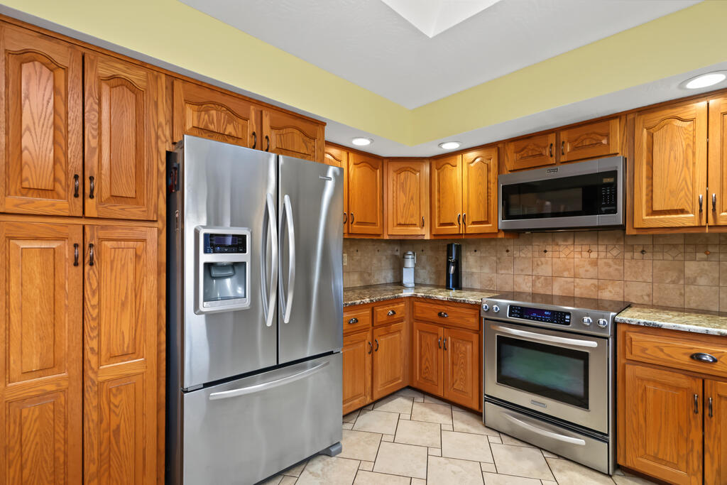 714 Poe Road, Bucyrus, Ohio 44820, 4 Bedroom Bedrooms, 0 ,2 BathroomBathrooms,Residential,For Sale,Poe Road,0,20101213 714 Poe Road, Bucyrus, Ohio 44820, 4 Bedroom Bedrooms, 0 ,2 BathroomBathrooms,Residential,For Sale,Poe Road,0,20101213