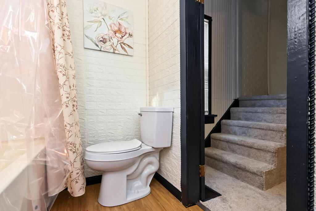 126 North Monroe Street, Tiffin, Ohio 44883, 4 Bedroom Bedrooms, 0 ,1 BathroomBathrooms,Residential,For Sale,North Monroe Street,0,20101249