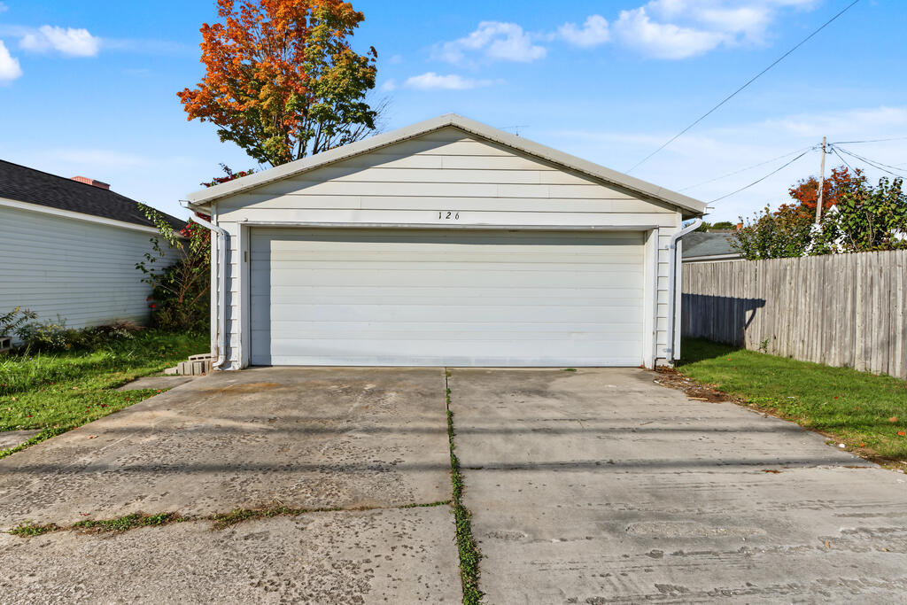 126 North Monroe Street, Tiffin, Ohio 44883, 4 Bedroom Bedrooms, 0 ,1 BathroomBathrooms,Residential,For Sale,North Monroe Street,0,20101249