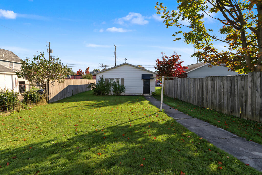 126 North Monroe Street, Tiffin, Ohio 44883, 4 Bedroom Bedrooms, 0 ,1 BathroomBathrooms,Residential,For Sale,North Monroe Street,0,20101249