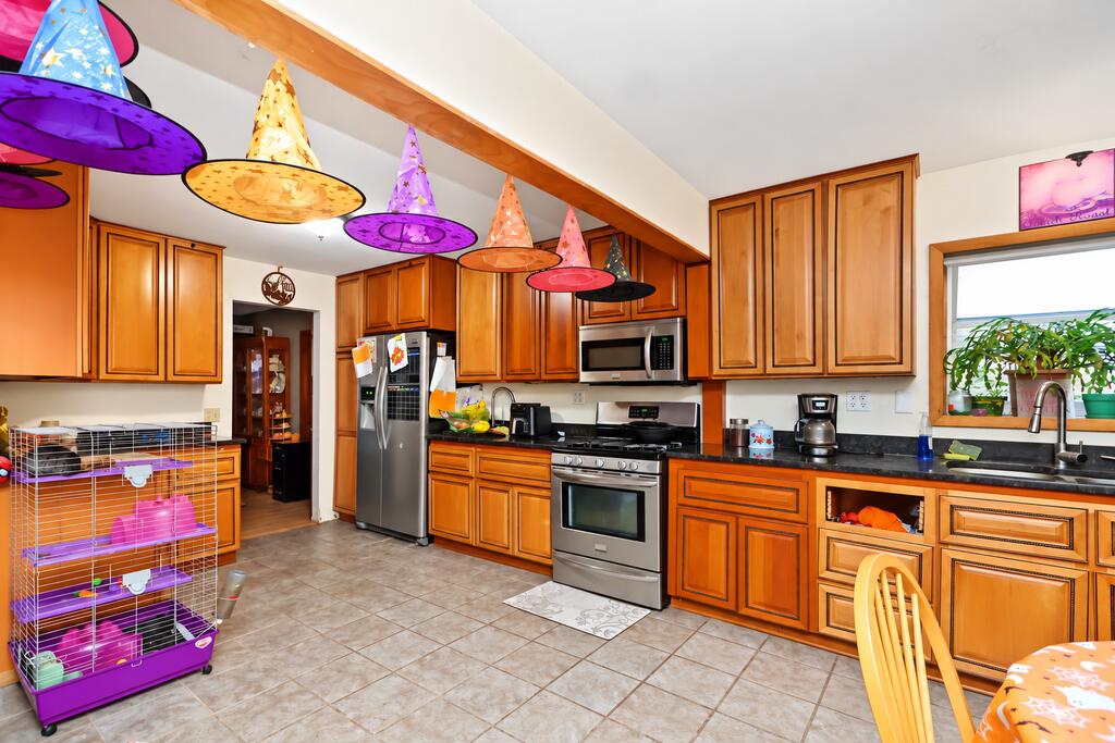 825 Ash Street, Galion, Ohio 44833, 5 Bedroom Bedrooms, 0 ,2 BathroomBathrooms,Residential,For Sale,Ash Street,0,20101266