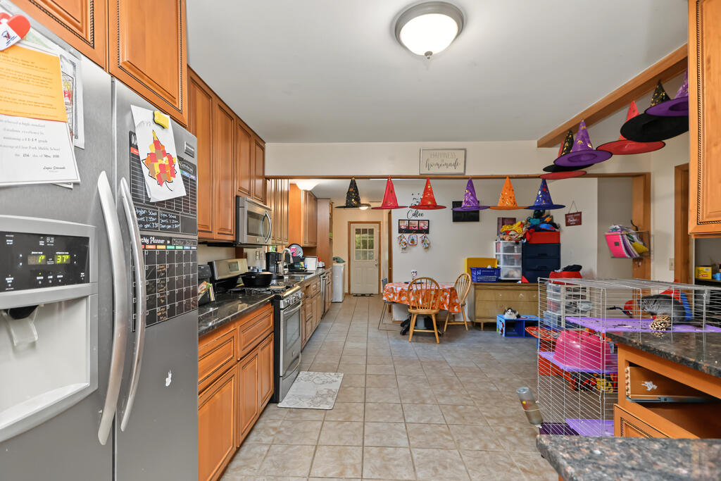 825 Ash Street, Galion, Ohio 44833, 5 Bedroom Bedrooms, 0 ,2 BathroomBathrooms,Residential,For Sale,Ash Street,0,20101266