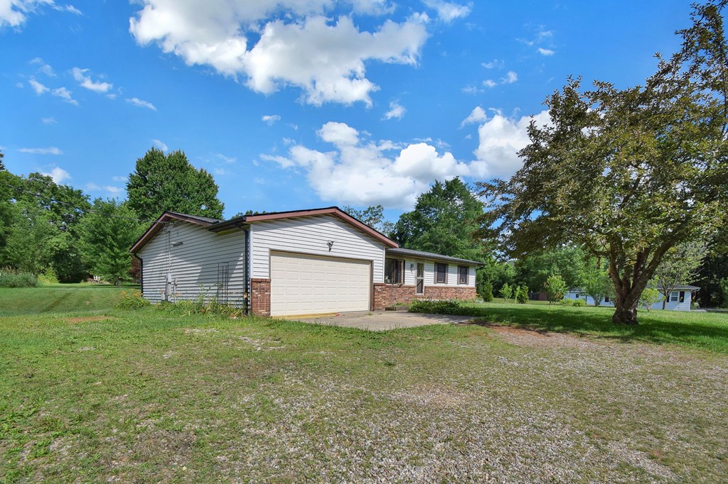 424 Day Road, Mansfield, Ohio 44903, 3 Bedrooms Bedrooms, ,1 BathroomBathrooms,Residential,For Sale,Day Road,9061290