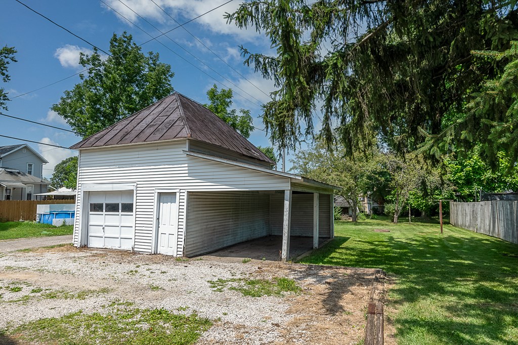 640 Grove Avenue, Galion, Ohio 44833, 4 Bedrooms Bedrooms, ,2 BathroomsBathrooms,Residential,For Sale,Grove Avenue,9061320