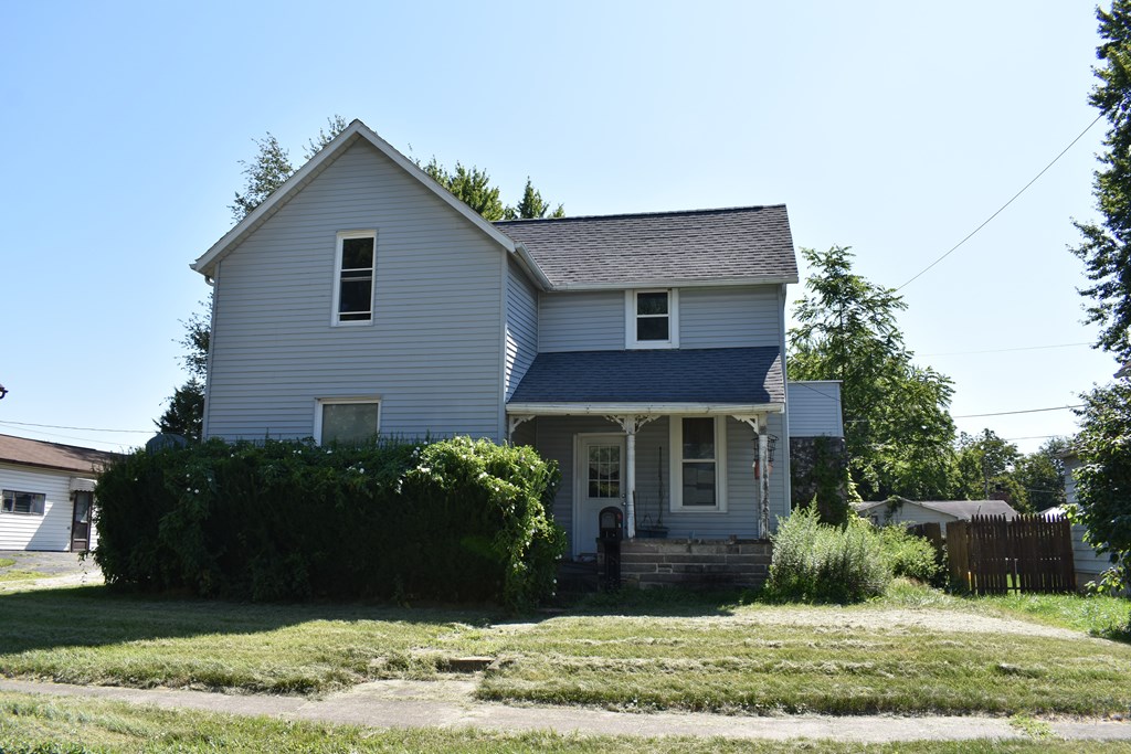 1018 Maple St, Bucyrus, Ohio 44820, 3 Bedrooms Bedrooms, ,2 BathroomsBathrooms,Residential,For Sale,Maple St,9061365