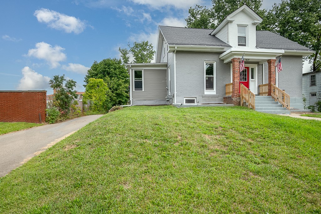 116 W Second Street, Mansfield, Ohio 44902, 5 Bedrooms Bedrooms, ,2 BathroomsBathrooms,Residential,For Sale,Second Street,9061588