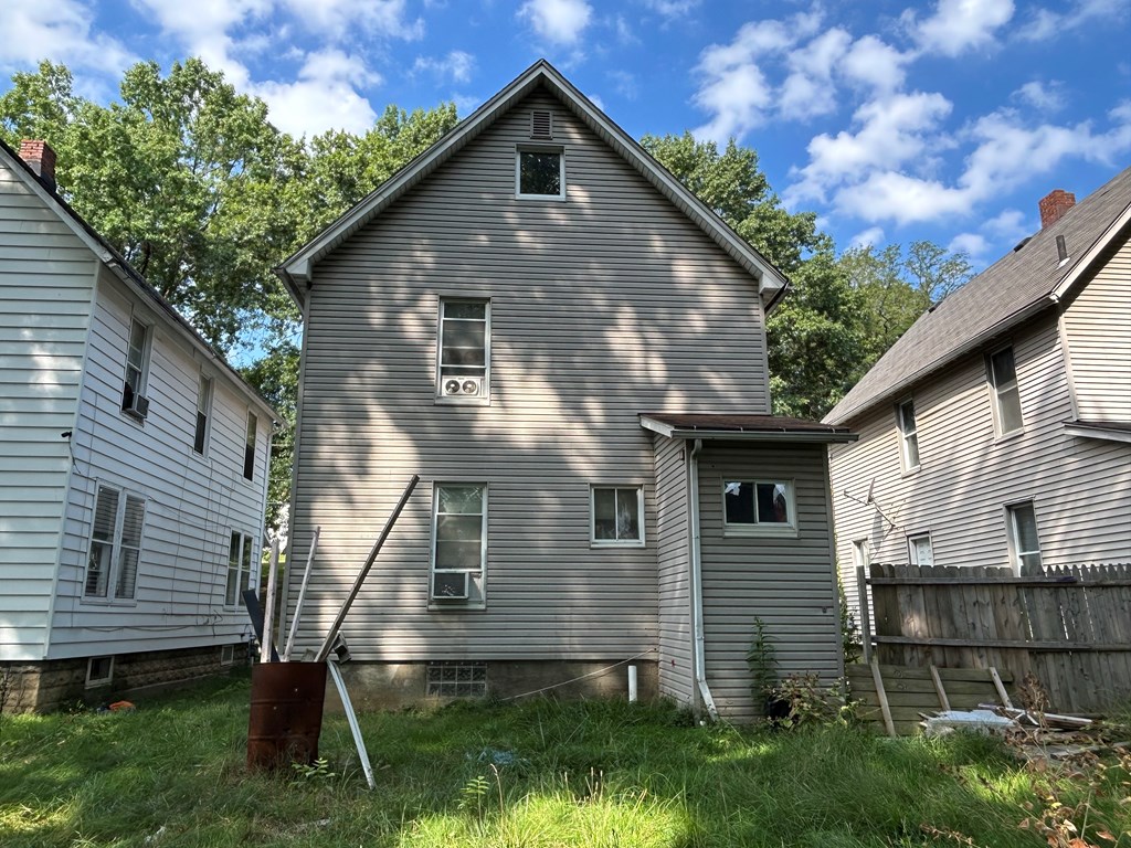 365 Windsor St, Akron, Ohio 44306, 3 Bedrooms Bedrooms, ,1 BathroomBathrooms,Residential,For Sale,Windsor St,9061833