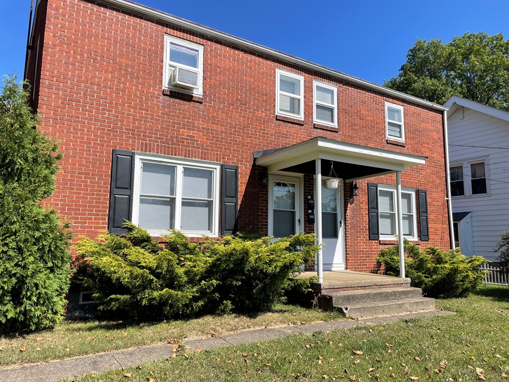 746 -748 W Fourth Street, Mansfield, Ohio 44906, 8 Bedrooms Bedrooms, ,Residential Income,For Sale,-748 W Fourth Street,9061915