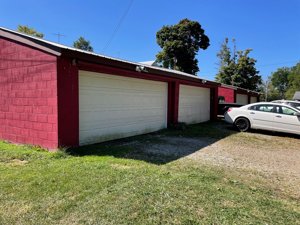 746 -748 W Fourth Street, Mansfield, Ohio 44906, 8 Bedrooms Bedrooms, ,Residential Income,For Sale,-748 W Fourth Street,9061915