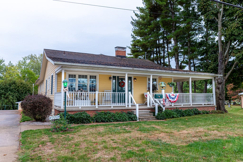 229 W Sandusky Street, Fredericktown, Ohio 43019, 2 Bedrooms Bedrooms, ,2 BathroomsBathrooms,Residential,For Sale,Sandusky Street,9064100