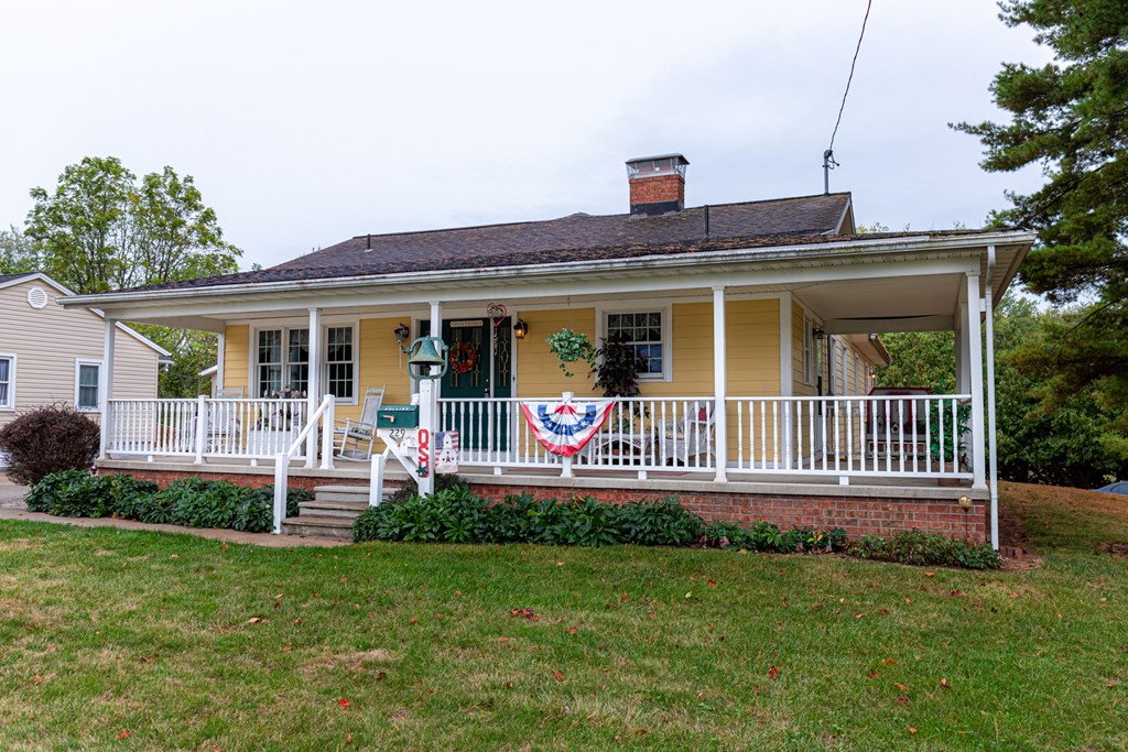 229 W Sandusky Street, Fredericktown, Ohio 43019, 2 Bedrooms Bedrooms, ,2 BathroomsBathrooms,Residential,For Sale,Sandusky Street,9064100