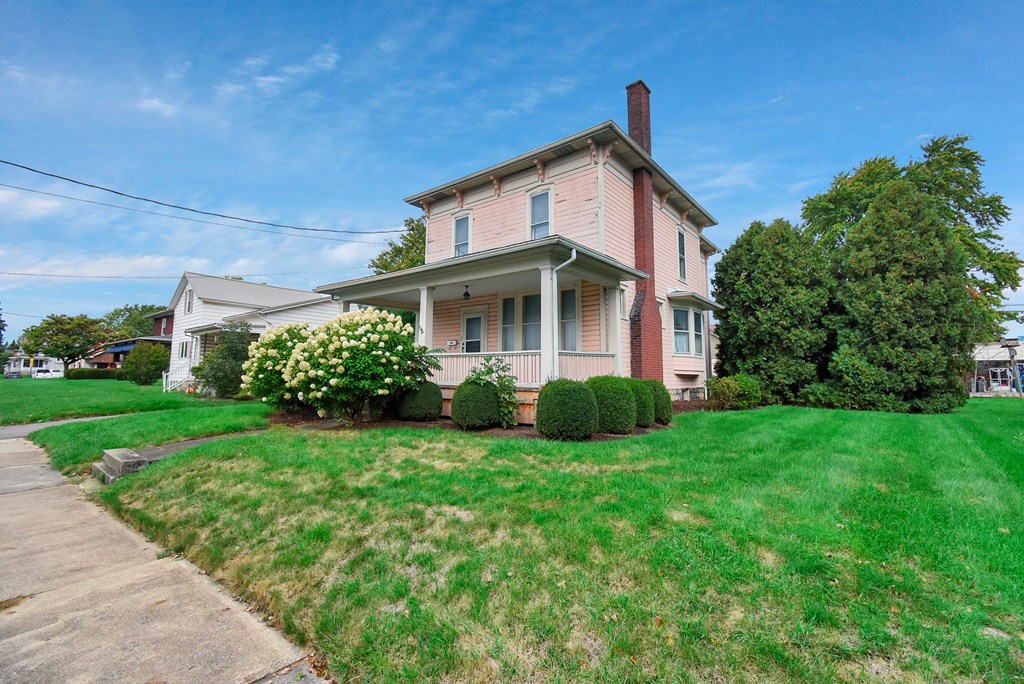 129 W Main Street, Shelby, Ohio 44875, 3 Bedrooms Bedrooms, ,2 BathroomsBathrooms,Residential,For Sale,Main Street,9064126