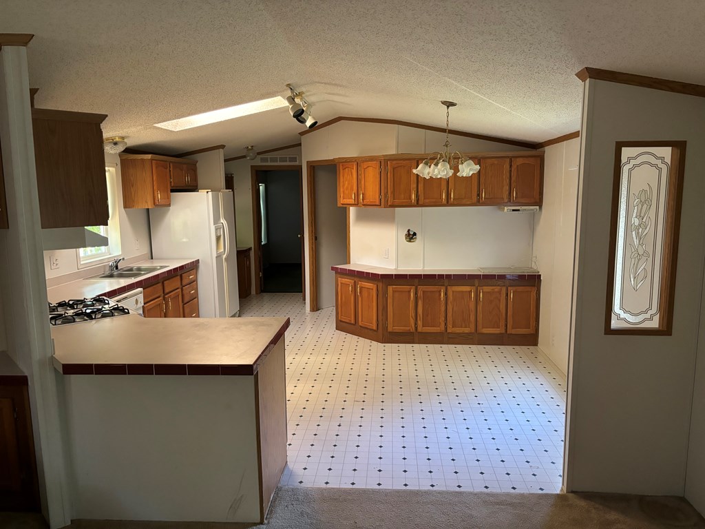 27 Ledgewood Dr., Mansfield, Ohio 44905, 3 Bedrooms Bedrooms, ,2 BathroomsBathrooms,Residential,For Sale,Ledgewood Dr.,9064199