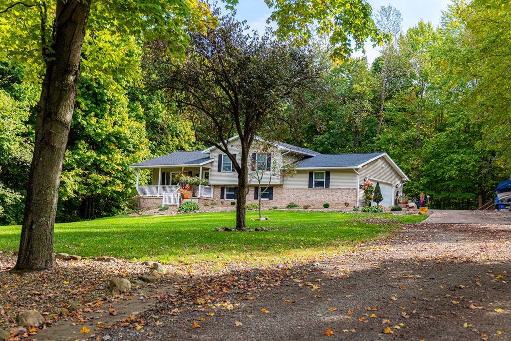 1303 Sweetbriar, Mansfield, Ohio 44903, 4 Bedrooms Bedrooms, ,2 BathroomsBathrooms,Residential,For Sale,Sweetbriar,9064238