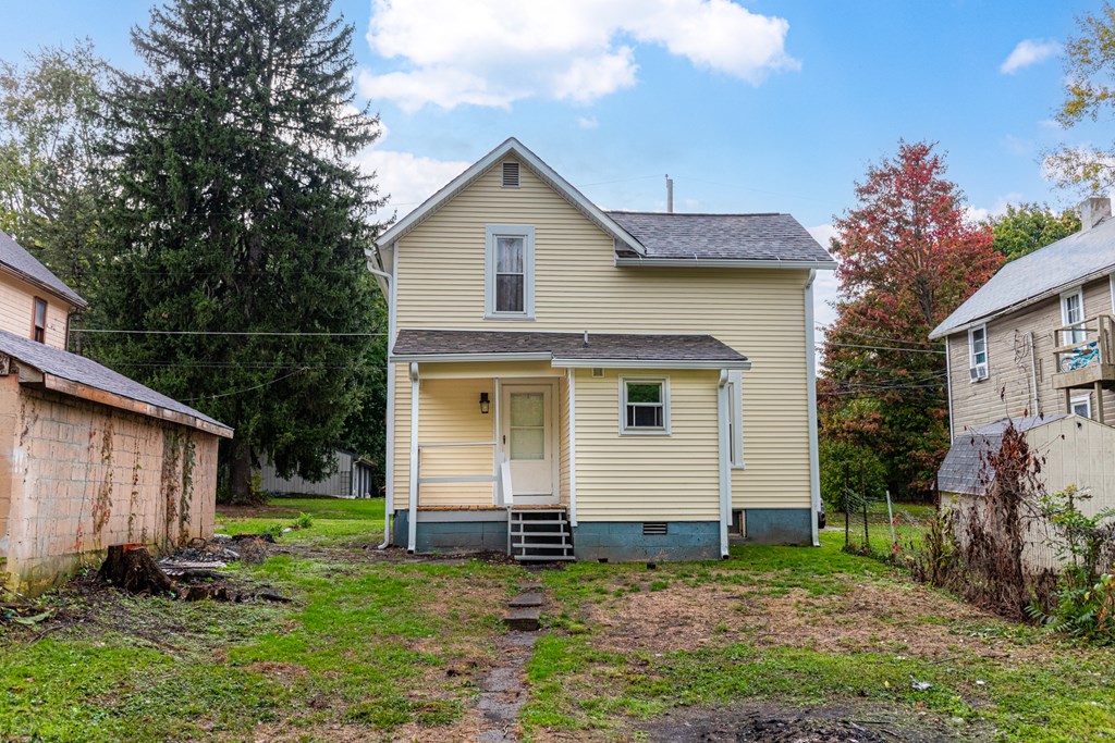 29 Martha Ave, Mansfield, Ohio 44905, 3 Bedrooms Bedrooms, ,1 BathroomBathrooms,Residential,For Sale,Martha Ave,9064276