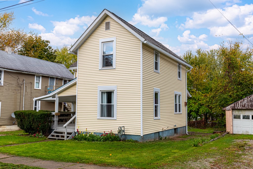 29 Martha Ave, Mansfield, Ohio 44905, 3 Bedrooms Bedrooms, ,1 BathroomBathrooms,Residential,For Sale,Martha Ave,9064276