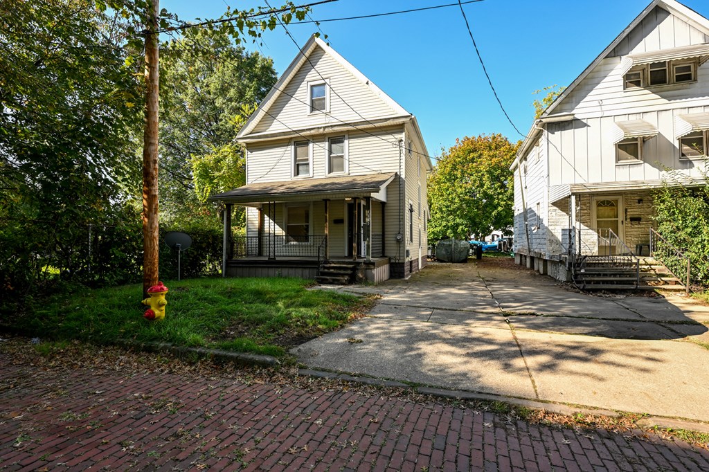 1362 Getz Street, Akron, Ohio 44301, 5 Bedrooms Bedrooms, ,1 BathroomBathrooms,Residential,For Sale,Getz Street,9064331