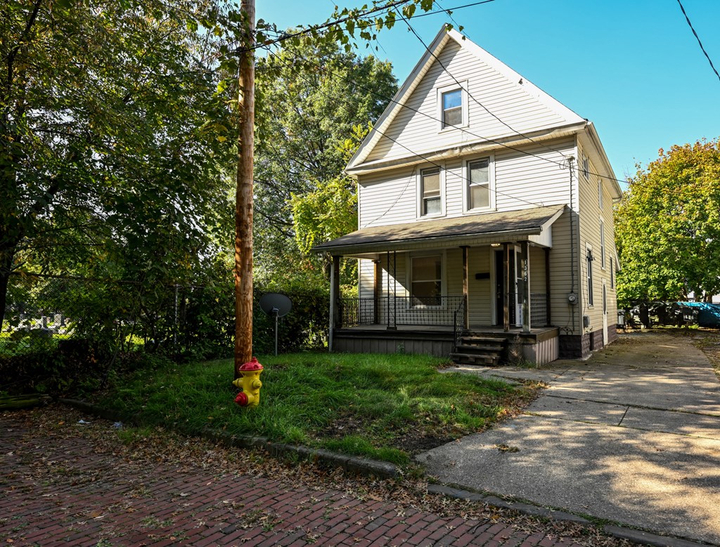 1362 Getz Street, Akron, Ohio 44301, 5 Bedrooms Bedrooms, ,1 BathroomBathrooms,Residential,For Sale,Getz Street,9064331