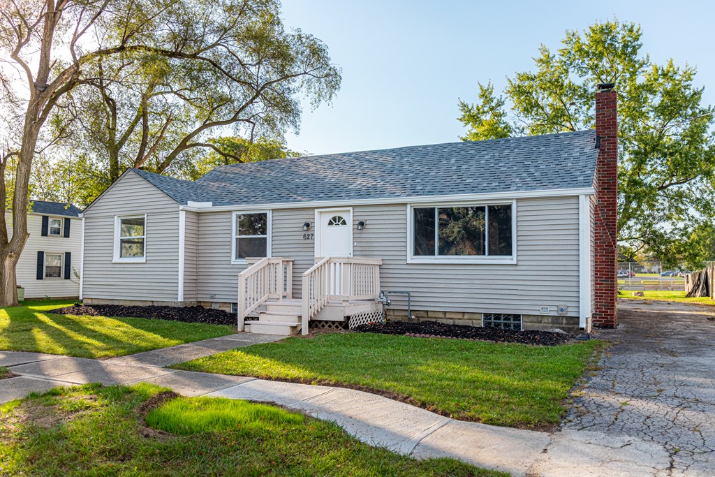 627 W Hobart Avenue, Findlay, Ohio 45840, 3 Bedrooms Bedrooms, ,1 BathroomBathrooms,Residential,For Sale,Hobart Avenue,9064343