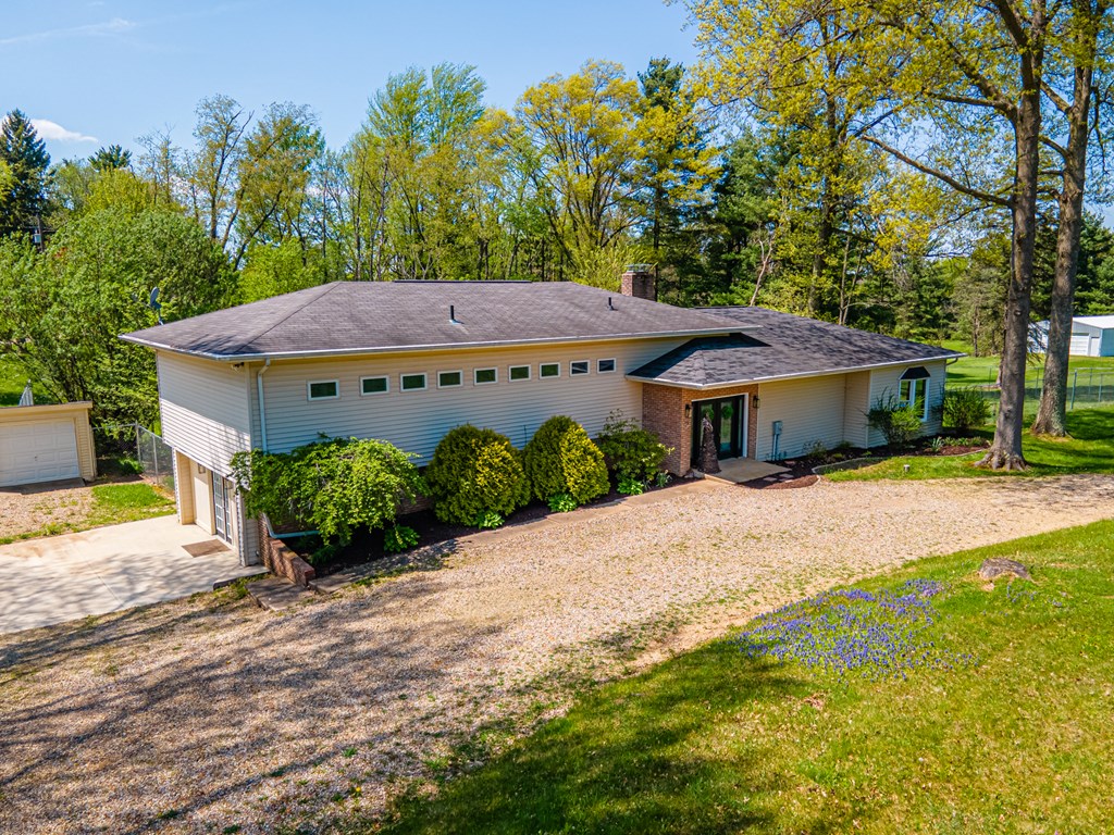 546 Twitchell Road, Mansfield, Ohio 44903, 4 Bedrooms Bedrooms, ,3 BathroomsBathrooms,Residential,For Sale,Twitchell Road,9060520