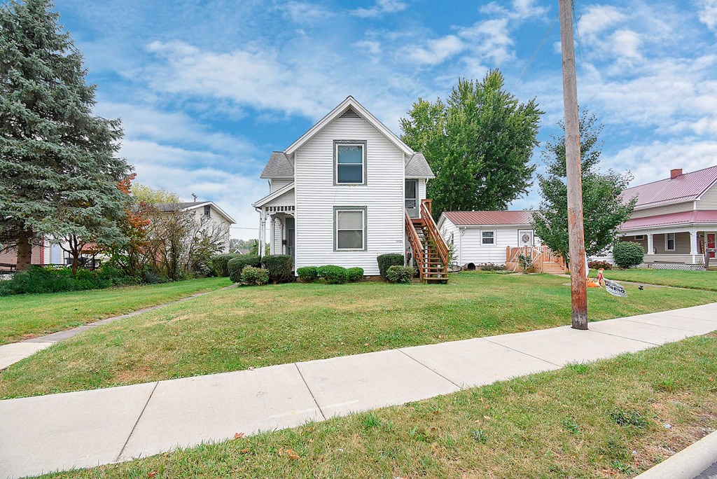 211 Plymouth Street, Bucyrus, Ohio 44820, 4 Bedrooms Bedrooms, ,Residential Income,For Sale,Plymouth Street,9065484