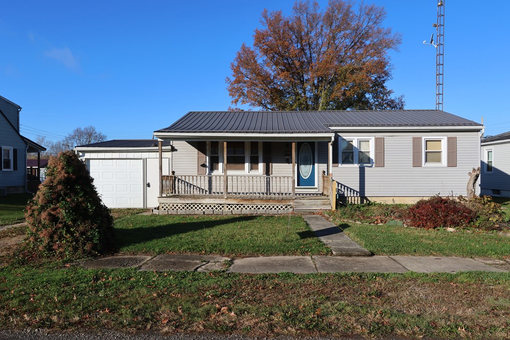 306 Emmet Street, Crestline, Ohio 44827, 2 Bedrooms Bedrooms, ,1 BathroomBathrooms,Residential,For Sale,Emmet Street,9065498