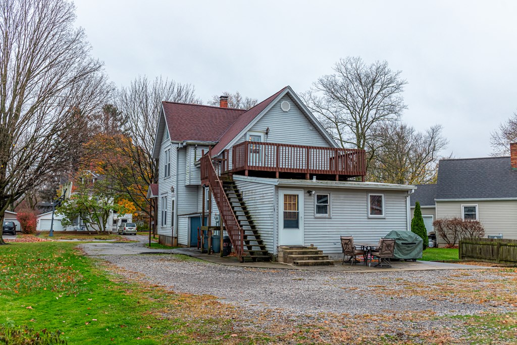 20 W Chestnut Street, Norwalk, Ohio 44857, 4 Bedrooms Bedrooms, ,2 BathroomsBathrooms,Residential,For Sale,Chestnut Street,9065534