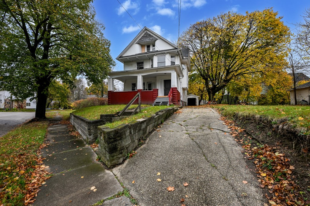 39 Fulton Street, Akron, Ohio 44305, 5 Bedrooms Bedrooms, ,2 BathroomsBathrooms,Residential,For Sale,Fulton Street,9065560