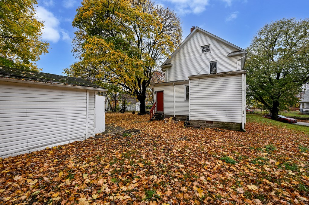 39 Fulton Street, Akron, Ohio 44305, 5 Bedrooms Bedrooms, ,2 BathroomsBathrooms,Residential,For Sale,Fulton Street,9065560