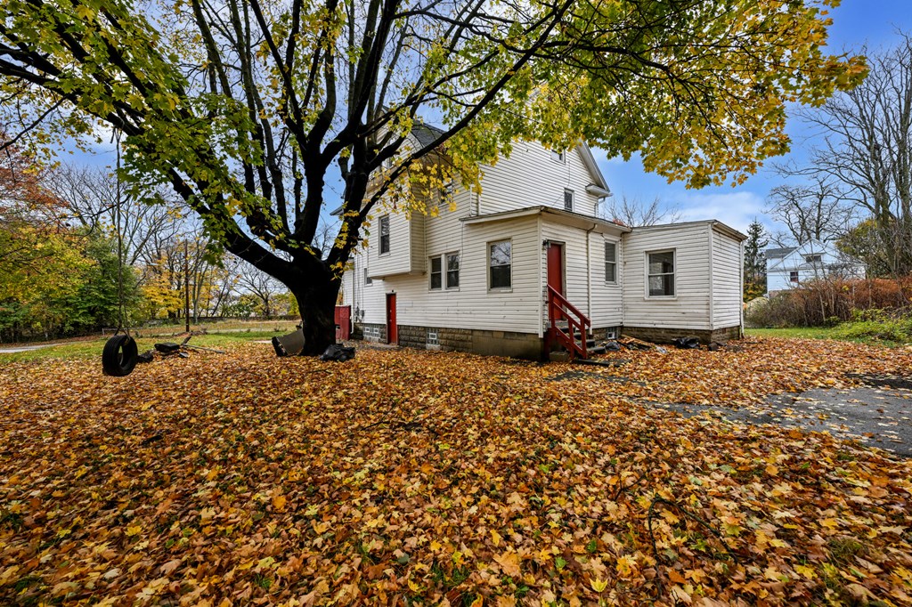 39 Fulton Street, Akron, Ohio 44305, 5 Bedrooms Bedrooms, ,2 BathroomsBathrooms,Residential,For Sale,Fulton Street,9065560