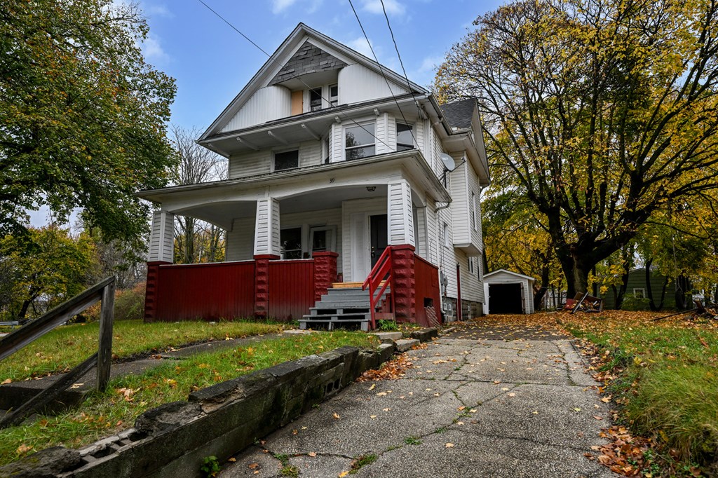 39 Fulton Street, Akron, Ohio 44305, 5 Bedrooms Bedrooms, ,2 BathroomsBathrooms,Residential,For Sale,Fulton Street,9065560