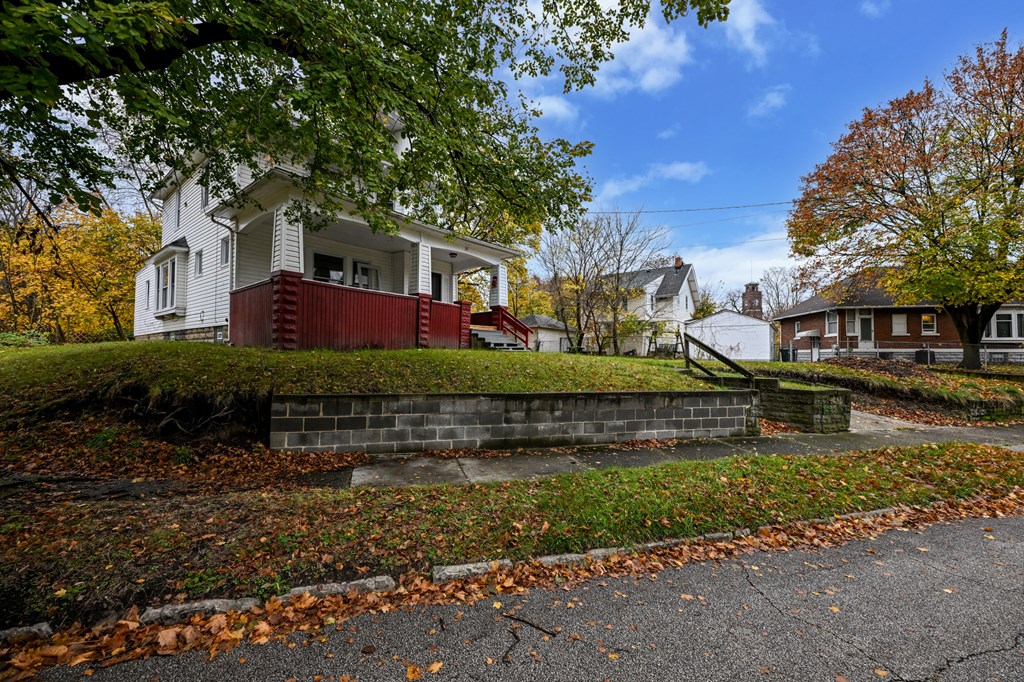 39 Fulton Street, Akron, Ohio 44305, 5 Bedrooms Bedrooms, ,2 BathroomsBathrooms,Residential,For Sale,Fulton Street,9065560