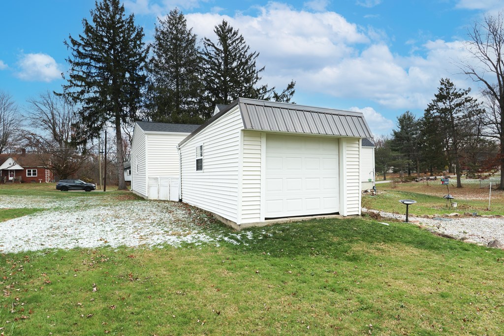 893 Mayflower Avenue, Mansfield, Ohio 44905, 3 Bedrooms Bedrooms, ,1 BathroomBathrooms,Residential,For Sale,Mayflower Avenue,9065646