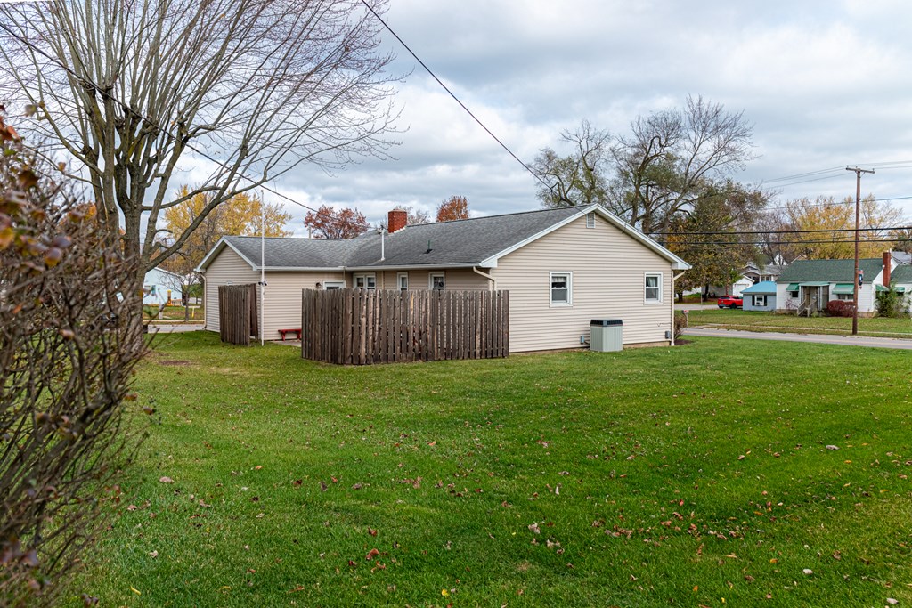 708 S Main Street, Willard, Ohio 44890, 3 Bedrooms Bedrooms, ,1 BathroomBathrooms,Residential,For Sale,Main Street,9065686