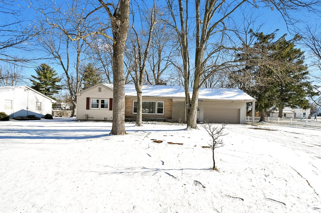 102 Edgewood Drive, Galion, Ohio 44833, 3 Bedrooms Bedrooms, ,2 BathroomsBathrooms,Residential,For Sale,Edgewood Drive,9065725