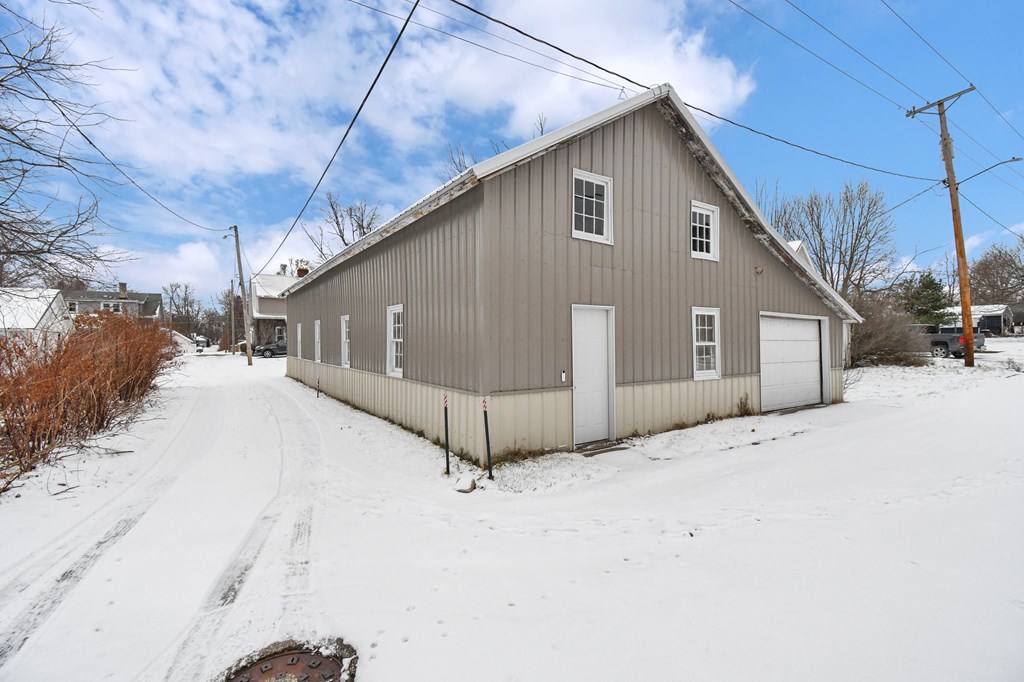 321 W Church Street, Galion, Ohio 44833, 3 Bedrooms Bedrooms, ,1 BathroomBathrooms,Residential,For Sale,Church Street,9065829